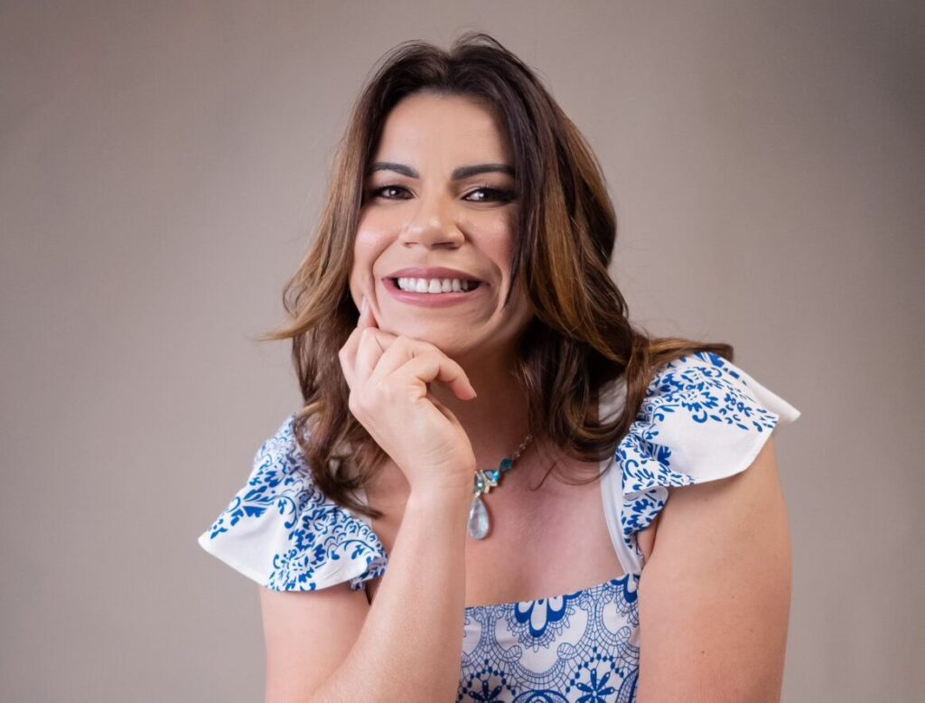 Andreia Cervo: Uma autora que toca a mente e o Coração