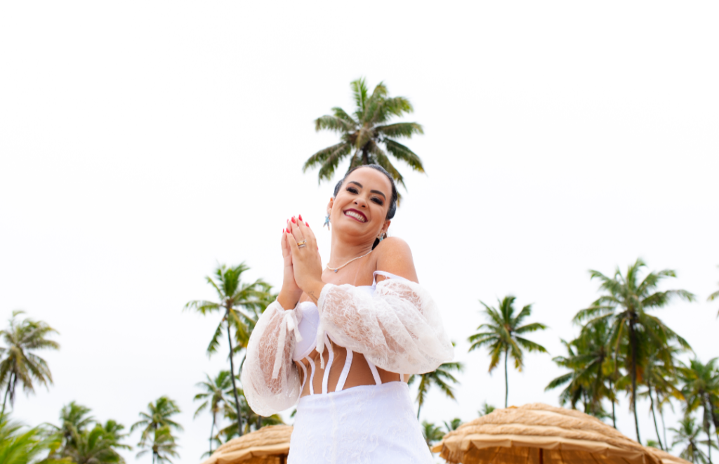 Empresária Gabriela Pimenta celebra aniversário na Praia do Forte com a presença de celebridades