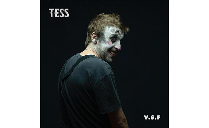 TESS lança o single “V.S.F.”, um grito de libertação contra relações tóxicas e a hipocrisia do mercado artístico