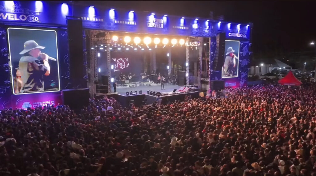 Natanzinho Lima quebra recorde de público no Forró de Curvelo com 80 mil pessoas na praça