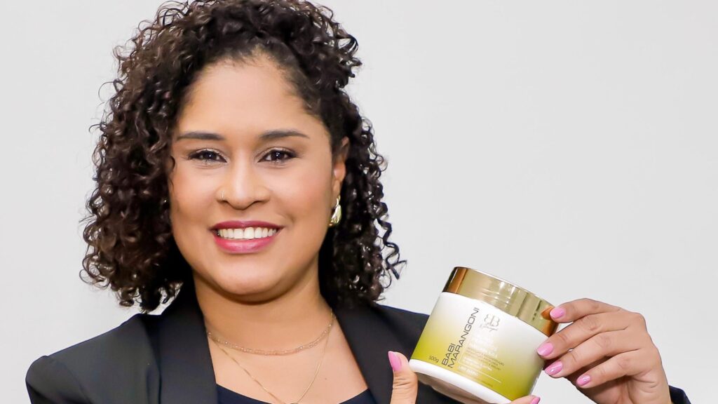 Babi Marangoni lança sua própria linha de produtos para cabelos cacheados e promete hidratação poderosa para o verão