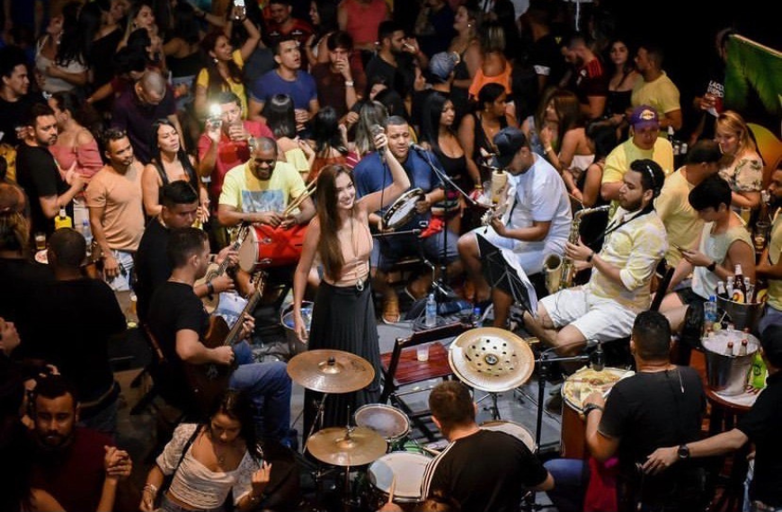 Camile Castro: A Voz Feminina Que Está Transformando O Pagode No Norte Do Brasil