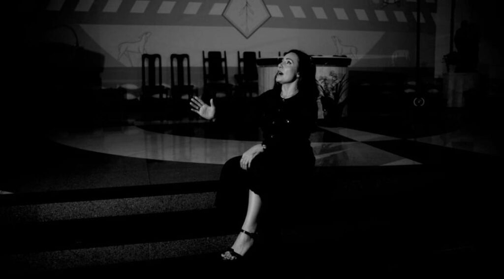 Vanessa Moraes: A Harmonia Entre MPB, Jazz E O Mar