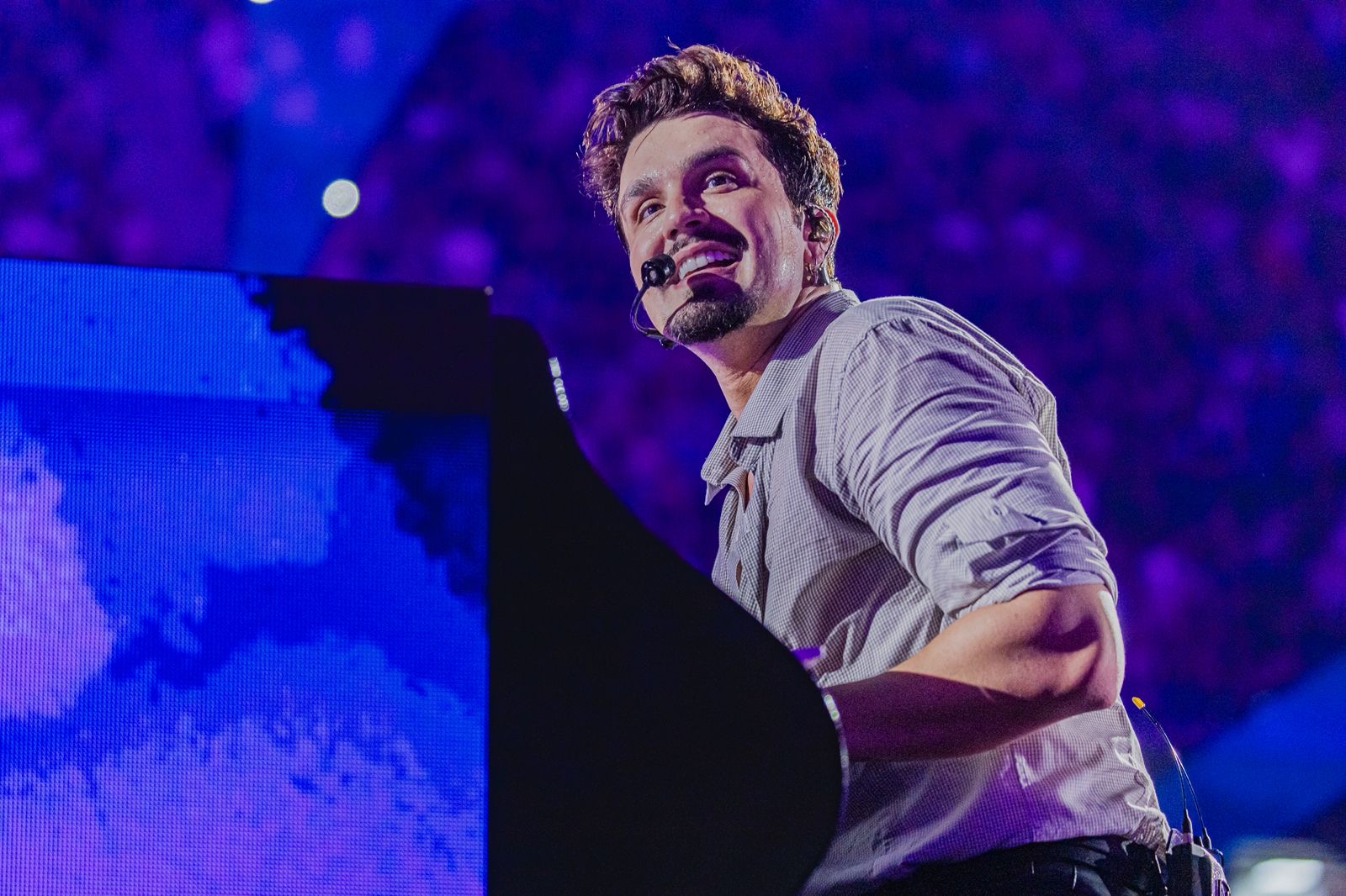 Após gravação histórica de DVD, Luan Santana leva turnê “Luan Ao Vivo Na Lua” para França, Suíça e Inglaterra