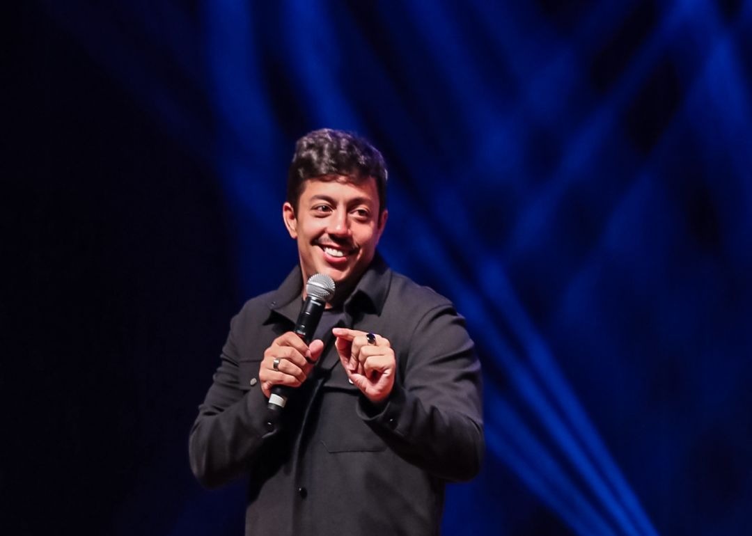 Renato Albani encerra temporada em São Paulo com espetáculo esgotado e sessão extra no Espaço Unimed