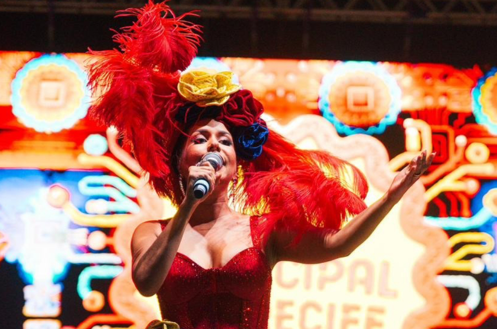 No coração do Recife, Priscila Senna é destaque no Baile Municipal ao lado deSpok, Elba Ramalho e Gerlane Lops