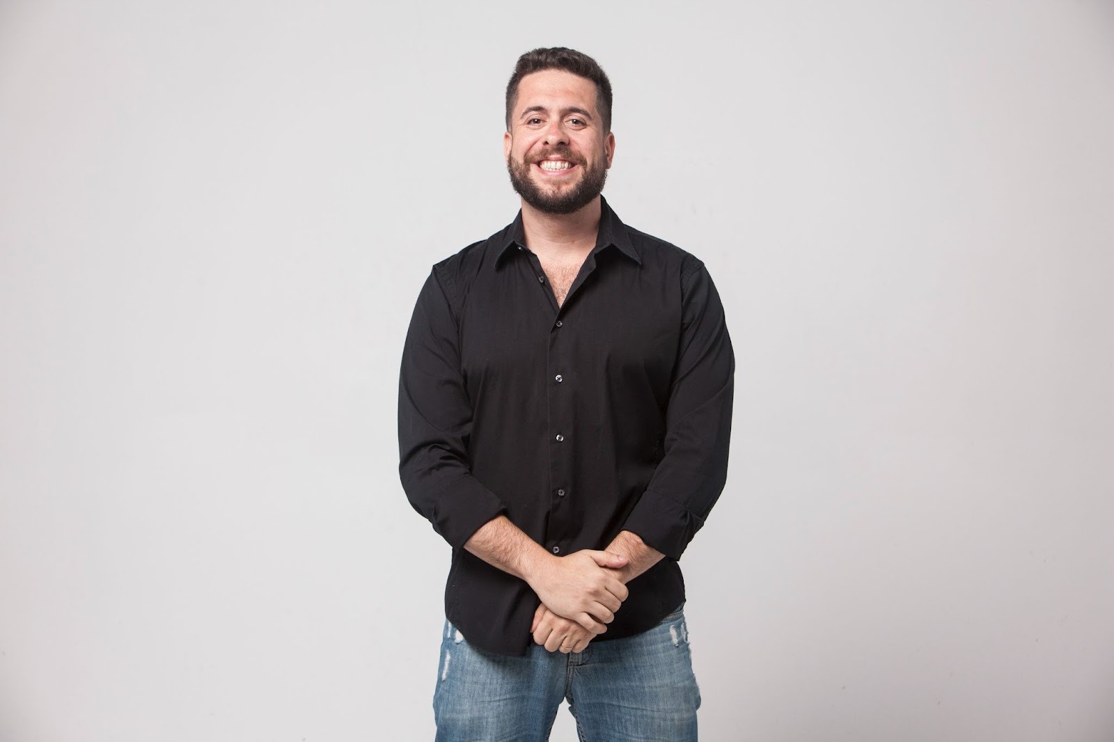 Maurício Meirelles confirma shows de seu novo stand-up “Surto Coletivo” em março na capital paulista