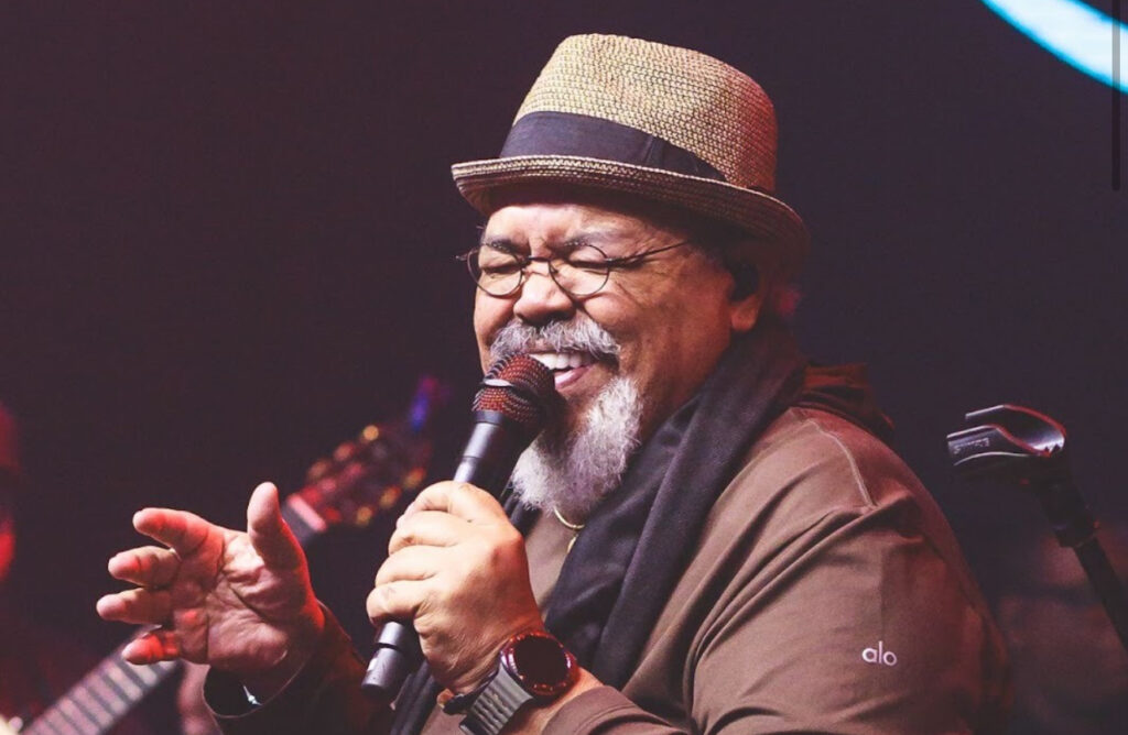 Jorge Aragão abre turnê nacional no Varanda Estaiada neste sábado