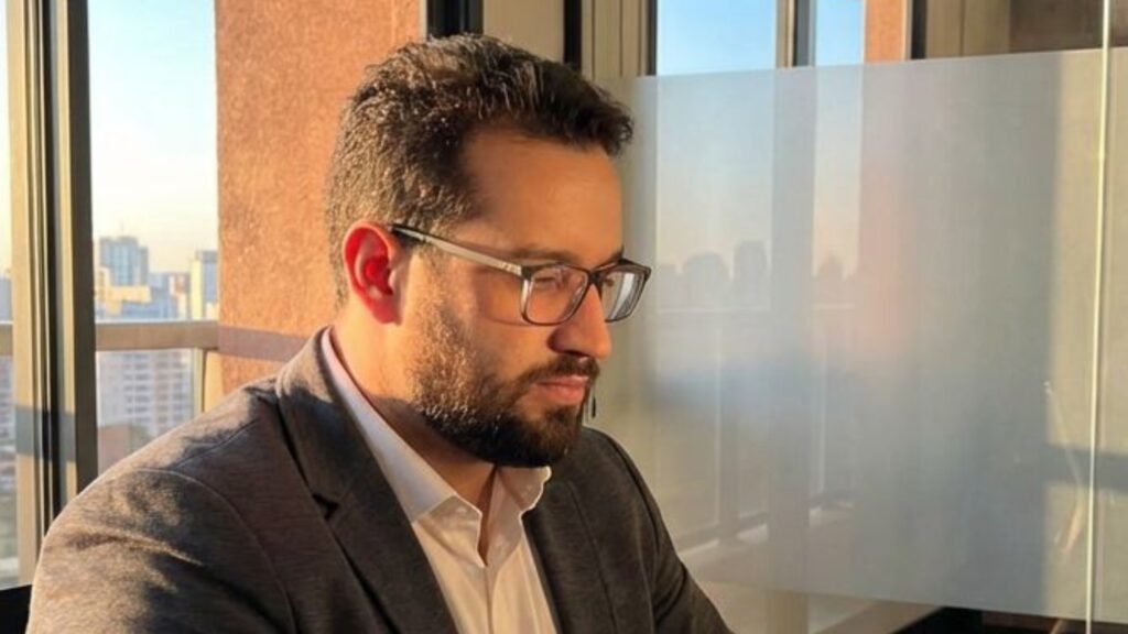 Empreendedor brasileiro antecipa tendências e aposta no WhatsApp como plataforma de negócios