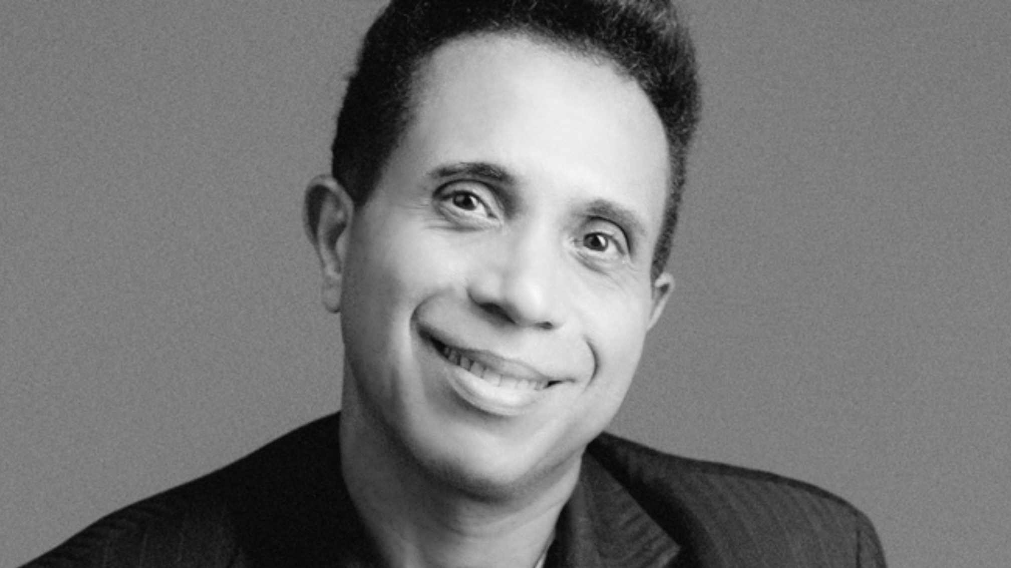 Escritor mineiro lança livro de ensaios na Bienal Bahia 2026