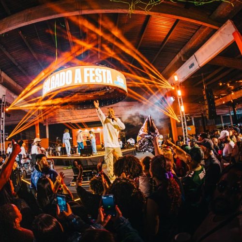 Casa do Salgado celebra a Ressaca de Carnaval com festa em clima de folia e abadá