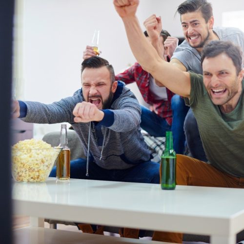 Casa cheia em dias de jogos da Copa: como limpar e equilibrar a energia após reuniões e noites de torcida
