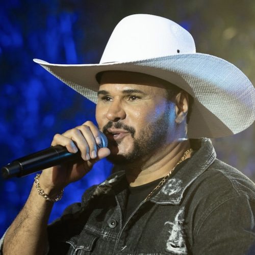 Nando Moreno grava DVD “Pelos Bares da Cidade” com casa cheia e participações especiais em Uberlândia