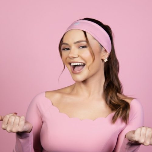 Mirela Janis transforma vivência pessoal em projeto de apoio e transformação para mulheres