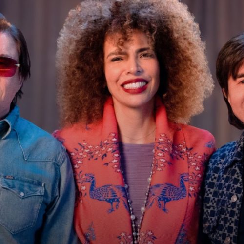 Chitãozinho & Xororó e Vanessa da Mata lançam releitura emocionante de “Foi Deus Quem Fez Você”