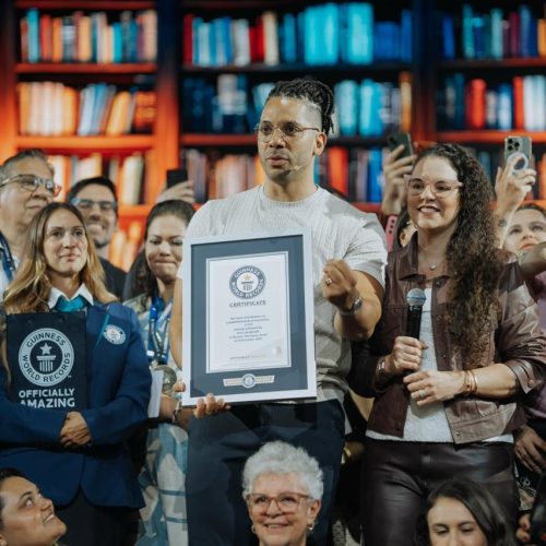 “A Máquina do Tempo – 11.520 anos de lições atemporais”, novo livro liderado por Joel Jota entra para o GUINNESS WORLD RECORDS ™ como o maior livro de não ficção em coautoria do mundo