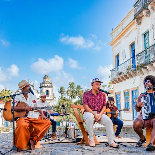 Dominguinho desembarca em BH com João Gomes, Mestrinho e Jota.pê convidando os blocos Pisa na Fulô e Chama o Síndico