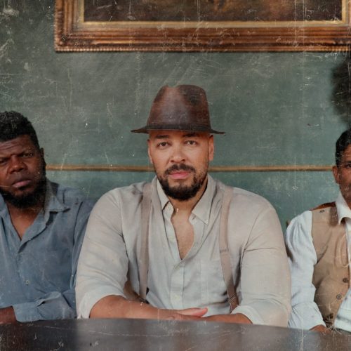 Ton Carfi lança clipe inédito no Fantástico e celebra indicação ao Grammy Latino