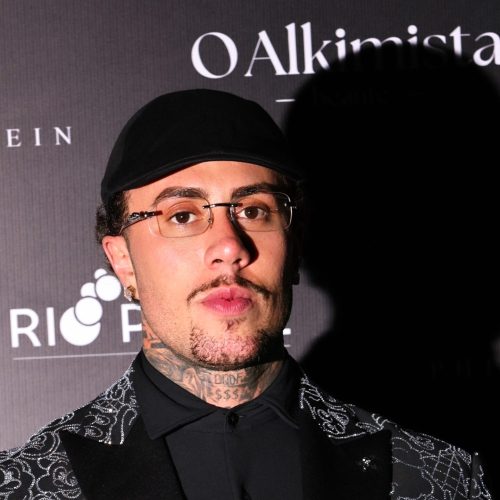 MC Daniel reforça conexão com a moda e prestigia desfile da Philipp Plein 