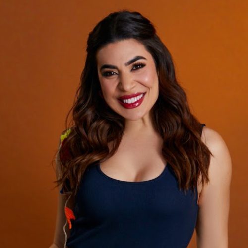 Naiara Azevedo aposta em looks confeccionados em jeans sustentável para a temporada de São João