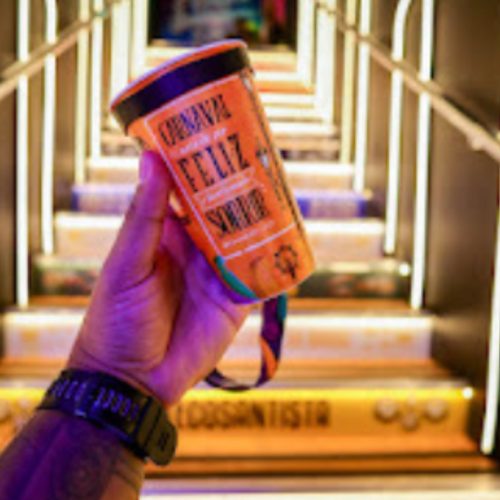 Com copos individuais, camarote do Carnaval em SP planeja economizar quatro toneladas de resíduos plásticos